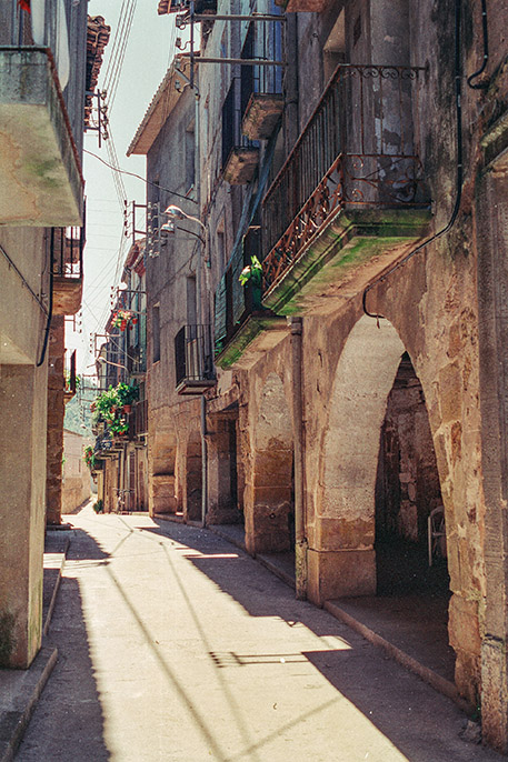 Porxos des del portal de la Creu